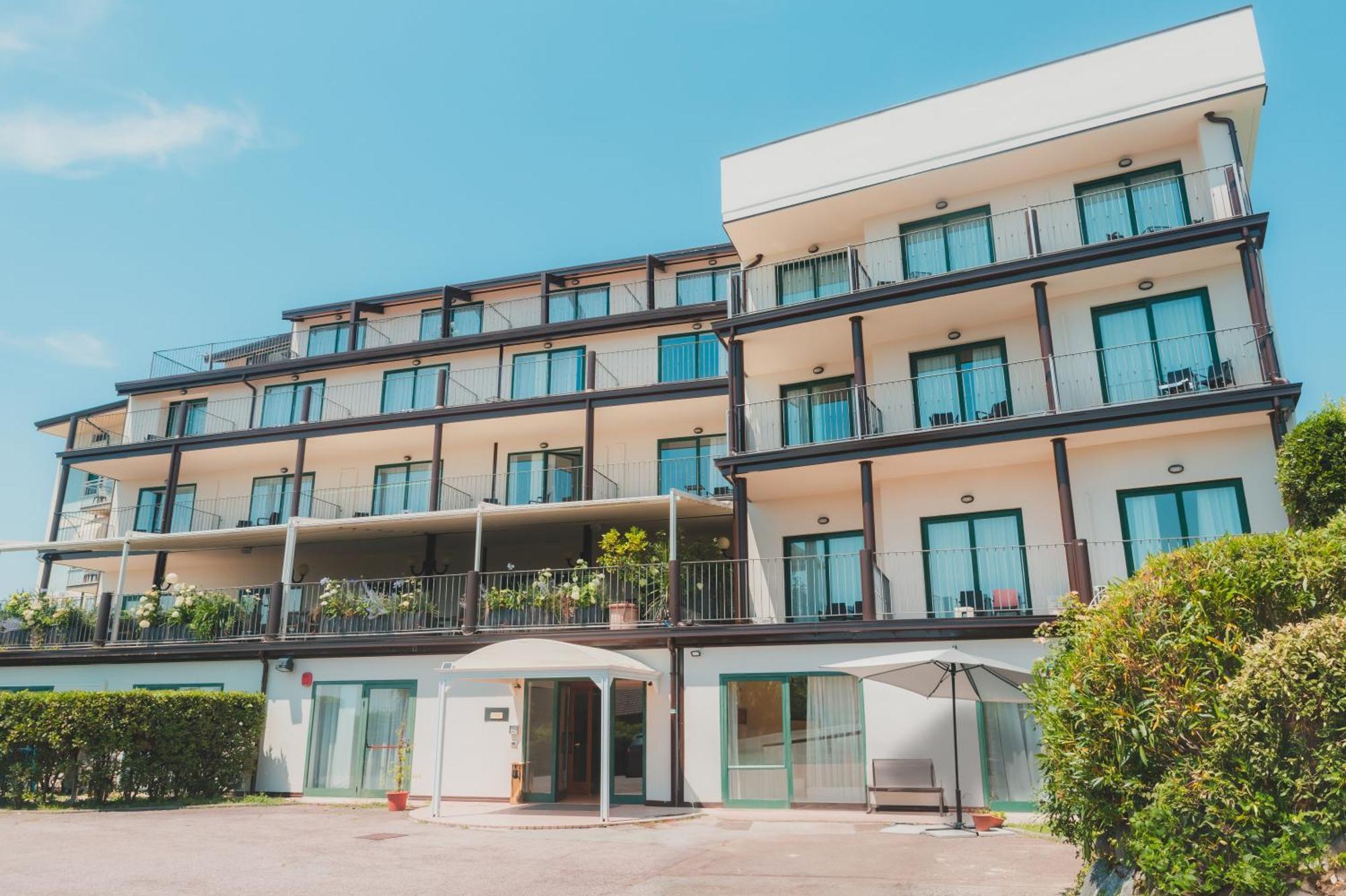 Ahg Riva Del Sole Hotel - Adults Only Moniga del Garda Exterior photo