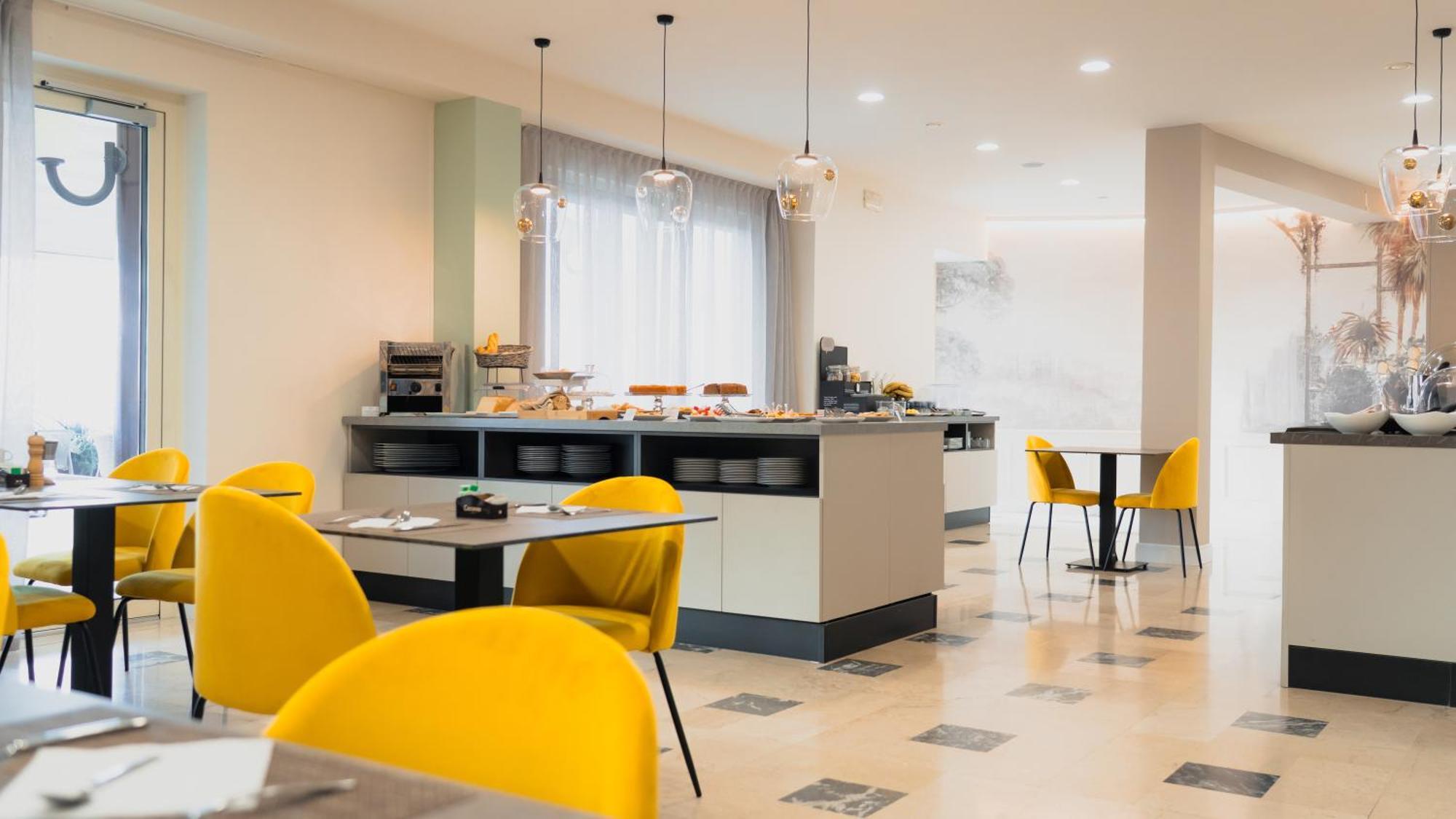 Ahg Riva Del Sole Hotel - Adults Only Moniga del Garda Exterior photo