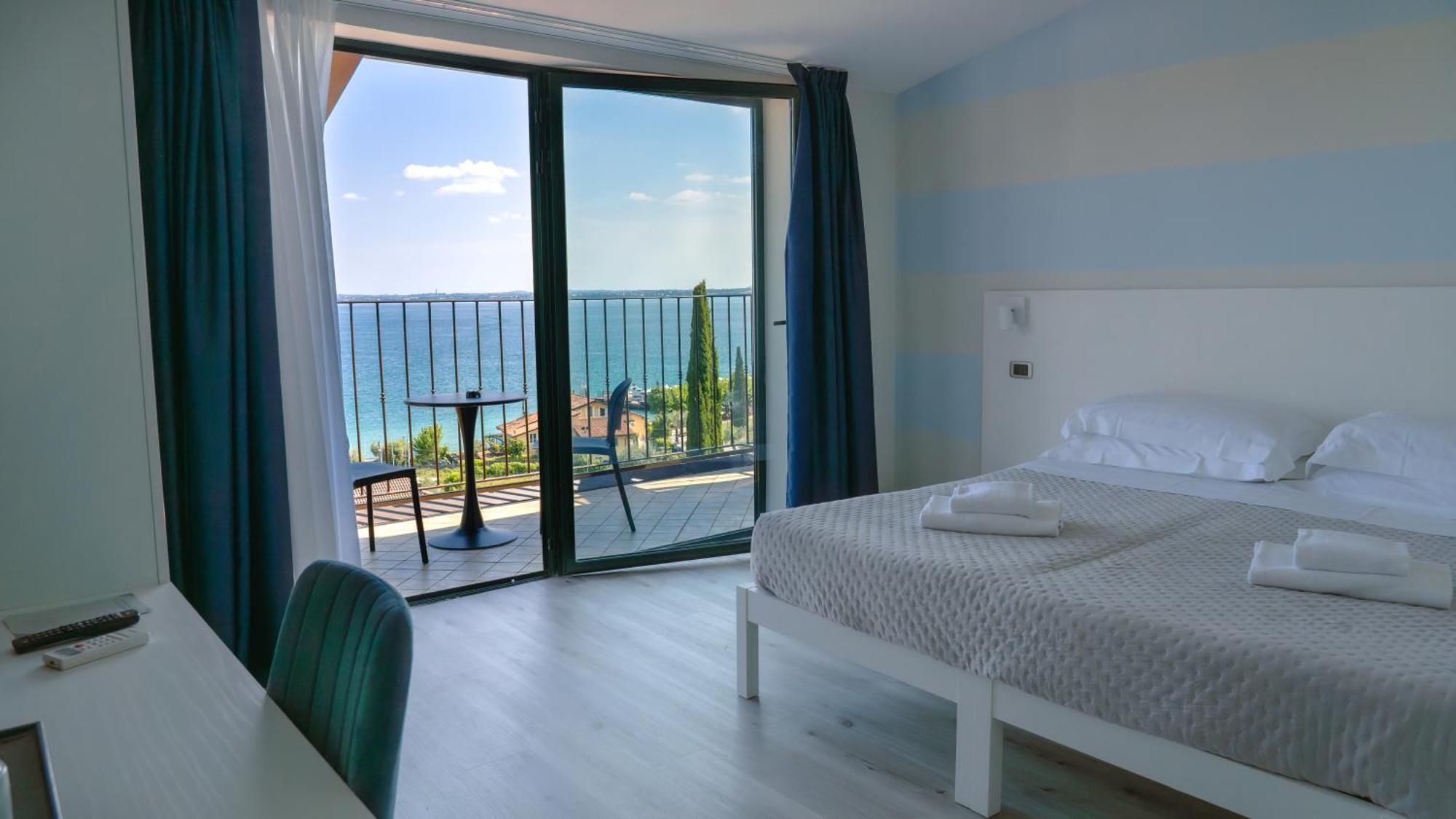 Ahg Riva Del Sole Hotel - Adults Only Moniga del Garda Exterior photo